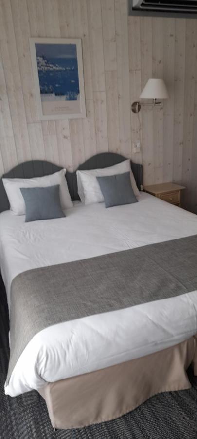 Logis Hotel De La Plage ลาโกตินิแยร์ ภายนอก รูปภาพ