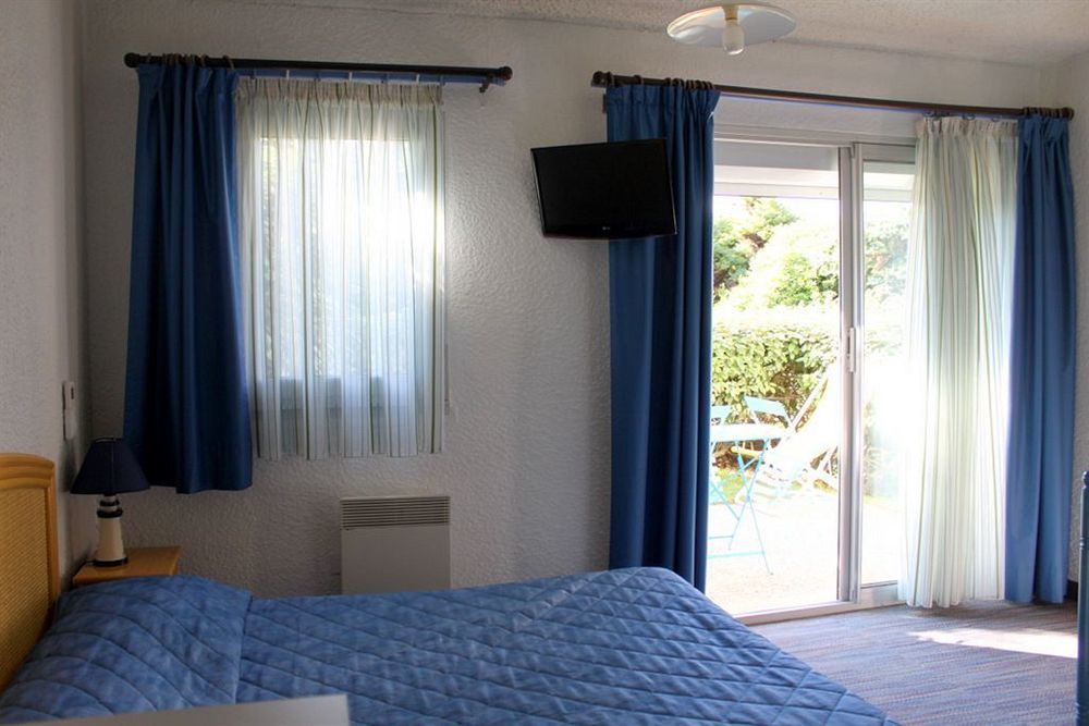 Logis Hotel De La Plage ลาโกตินิแยร์ ภายนอก รูปภาพ
