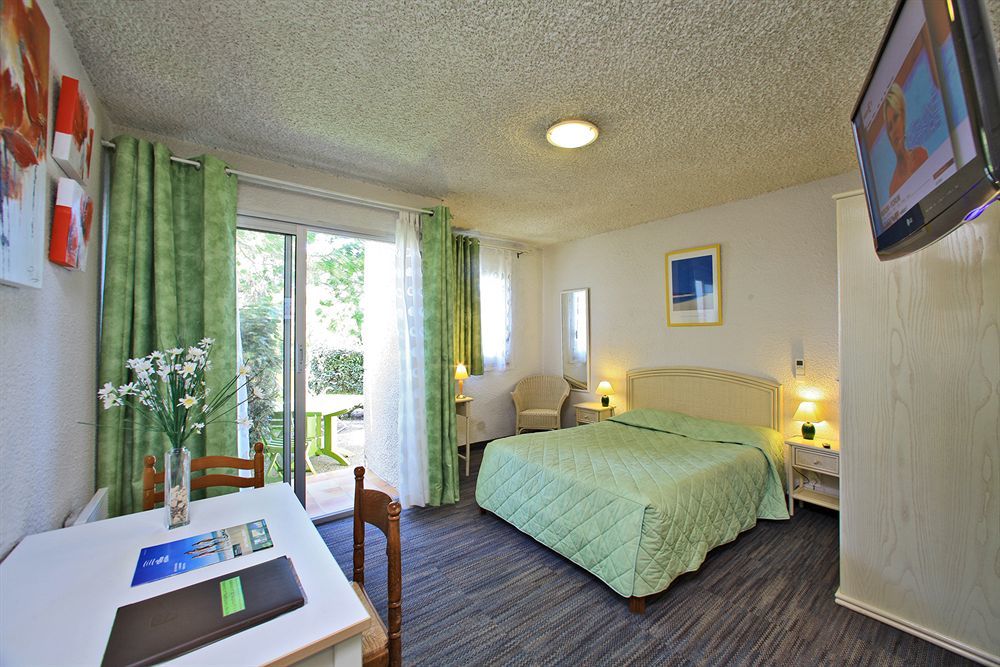 Logis Hotel De La Plage ลาโกตินิแยร์ ภายนอก รูปภาพ
